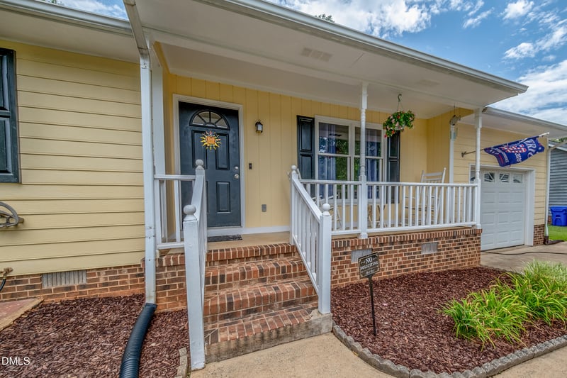 114 Overland Dr, Mebane, NC 27302