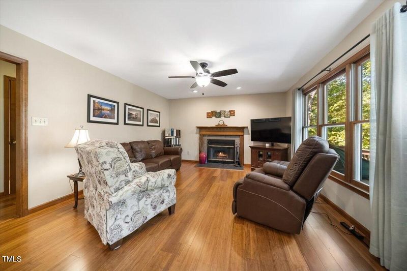 114 Ripley Ct, Cary, NC 27513