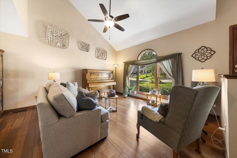 114 Ripley Ct, Cary, NC 27513