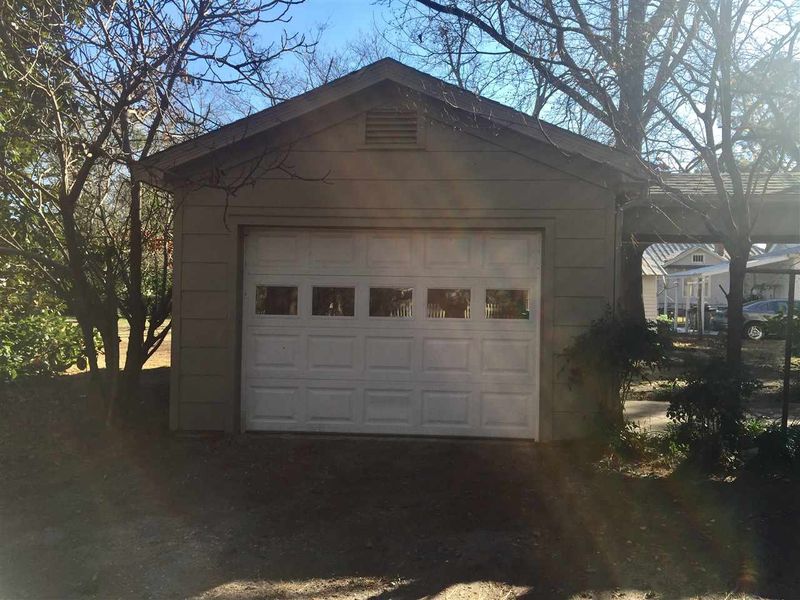 114 W Rose St, Smithfield, NC 27577