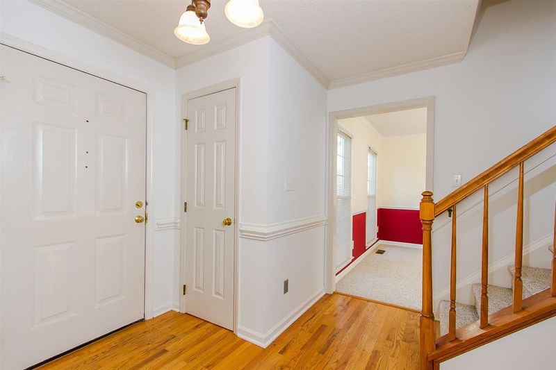 114 Sequoia Ct, Cary, NC 27513