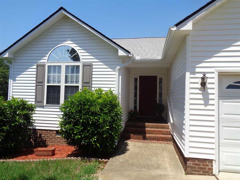 114 Sommerset Dr, Clayton, NC 27520