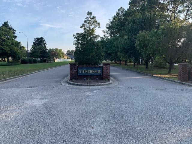 114 Stonehenge Dr, Dunn, NC 28334