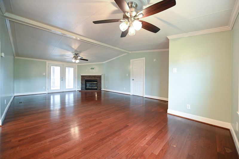 114 Sun Oaks Ct, Benson, NC 27504
