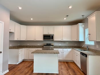 114 Sutherland Dr, Sanford, NC 27330