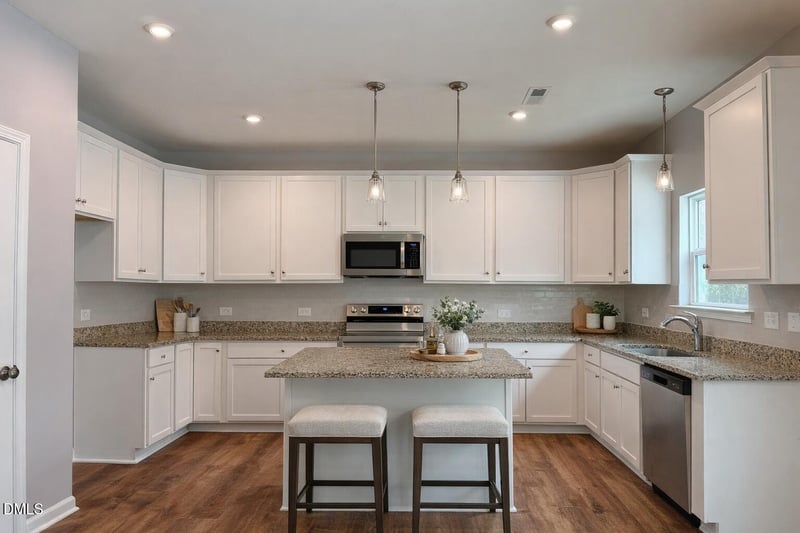 114 Sutherland Dr, Sanford, NC 27330