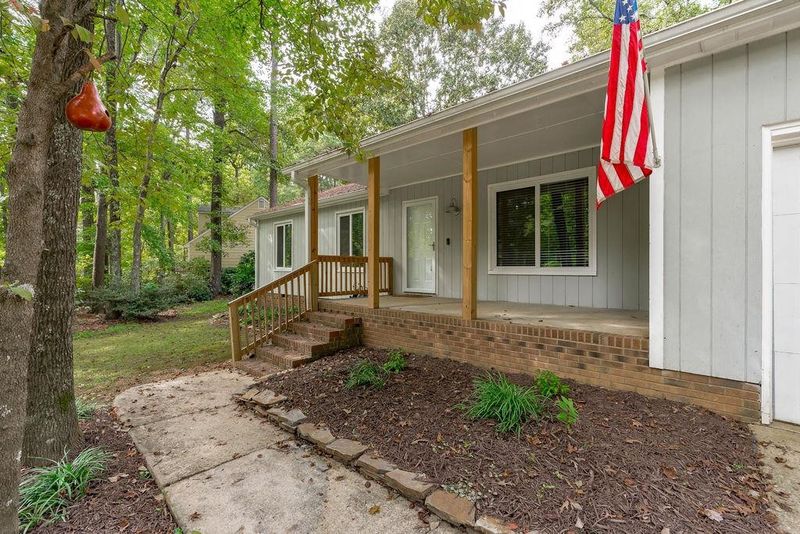 114 Trappers Run Dr, Cary, NC 27513