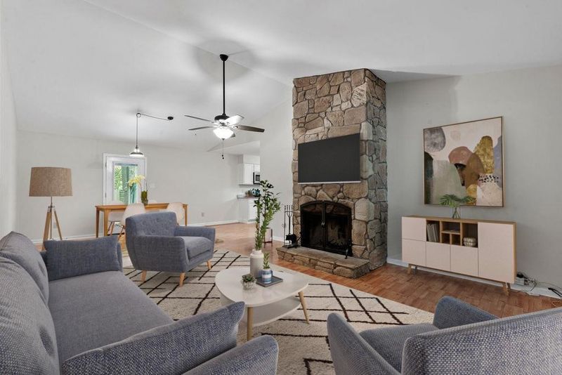 114 Trappers Run Dr, Cary, NC 27513