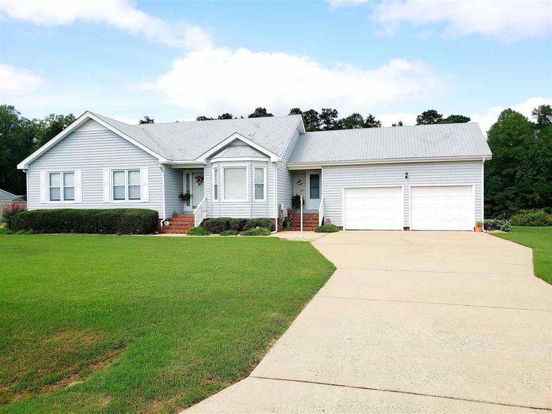 114 Twin Oaks Dr, Angier, NC 27501