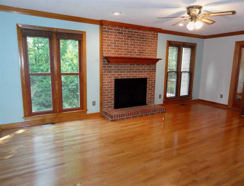 114 Vicksburg Dr, Cary, NC 27513