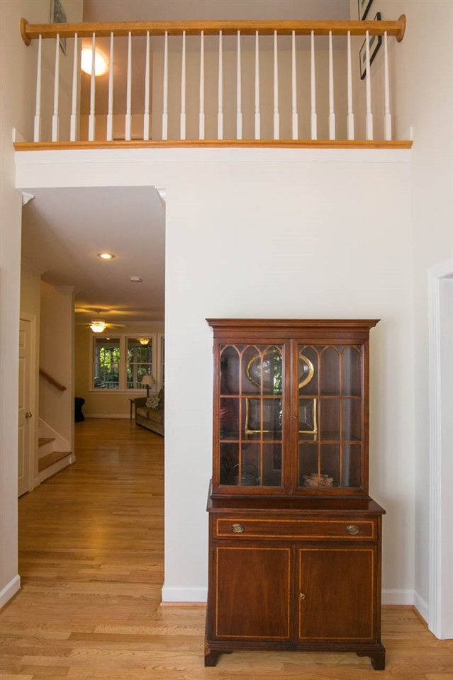 114 Woodleaf Dr, Chapel Hill, NC 27516