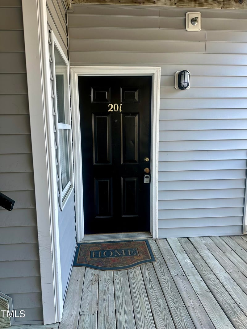 1140 Carlton Ave #201, Raleigh, NC 27606