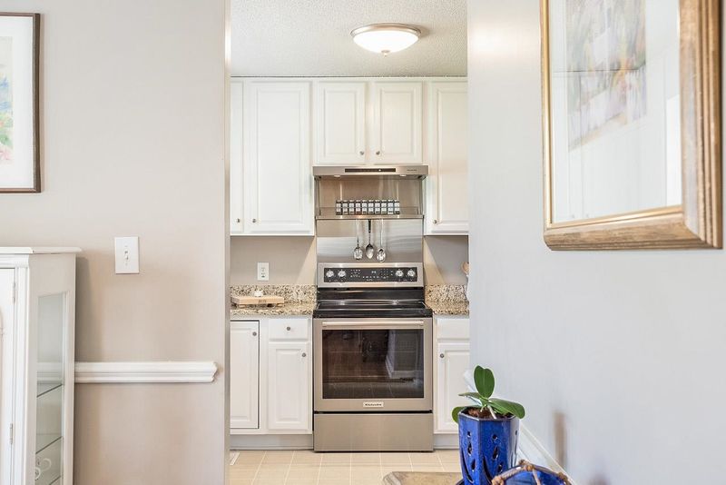 1140 Feldmen Dr, Raleigh, NC 27603