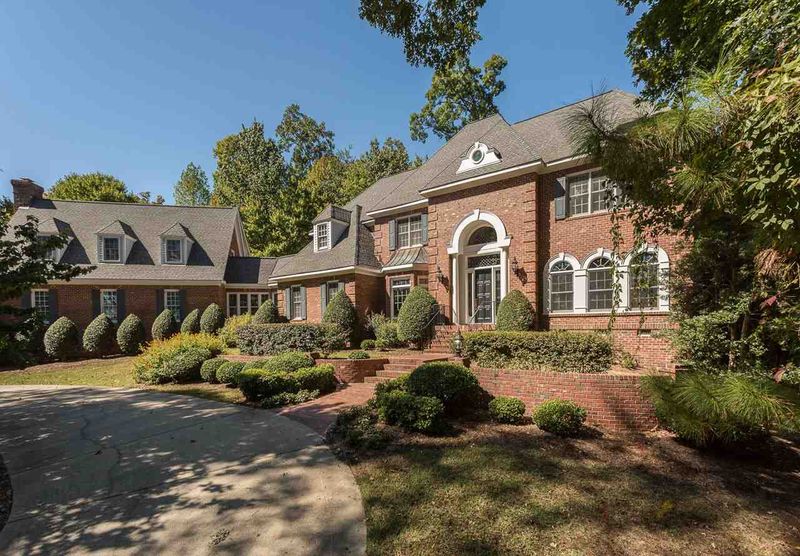 11404 Governors Dr, Chapel Hill, NC 27517