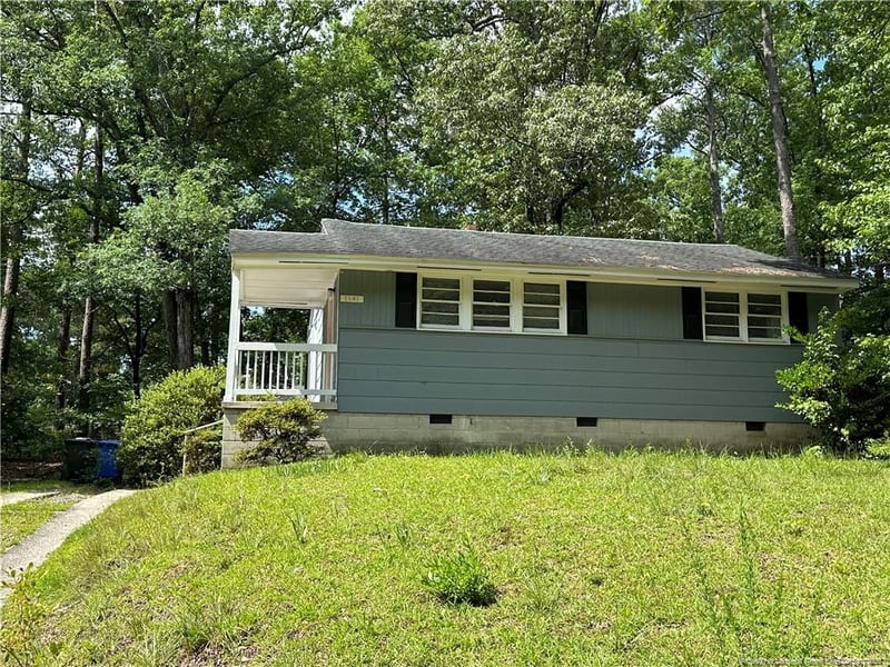 1141 Acorn St, Fayetteville, NC 28303