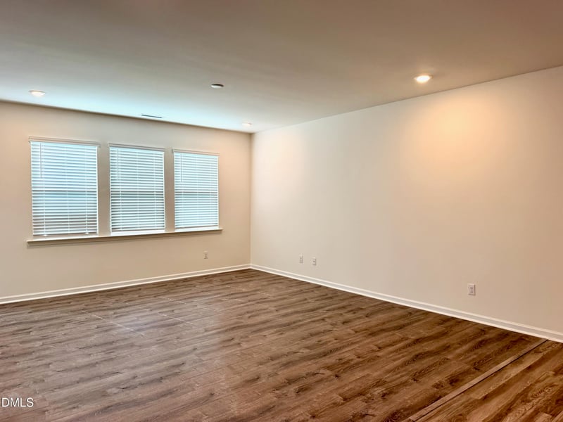 1141 Noor Ln, Fuquay Varina, NC 27526