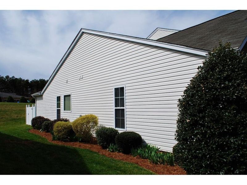 1143 Kelso Ln, Burlington, NC 27215