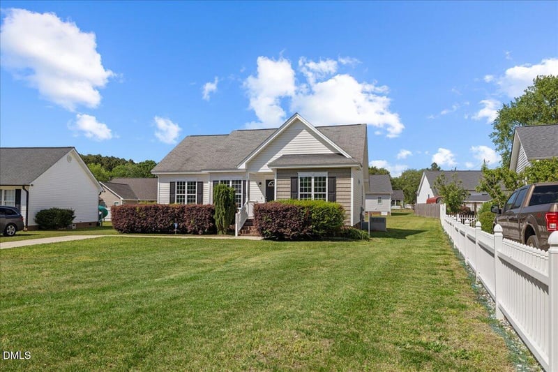 11438 Village Square Dr, Middlesex, NC 27557