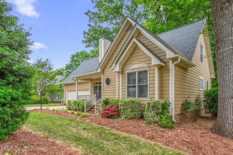 1144 Newberry Dr, Mebane, NC 27302