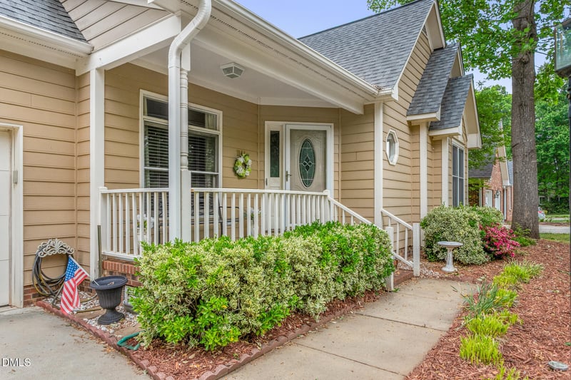 1144 Newberry Dr, Mebane, NC 27302