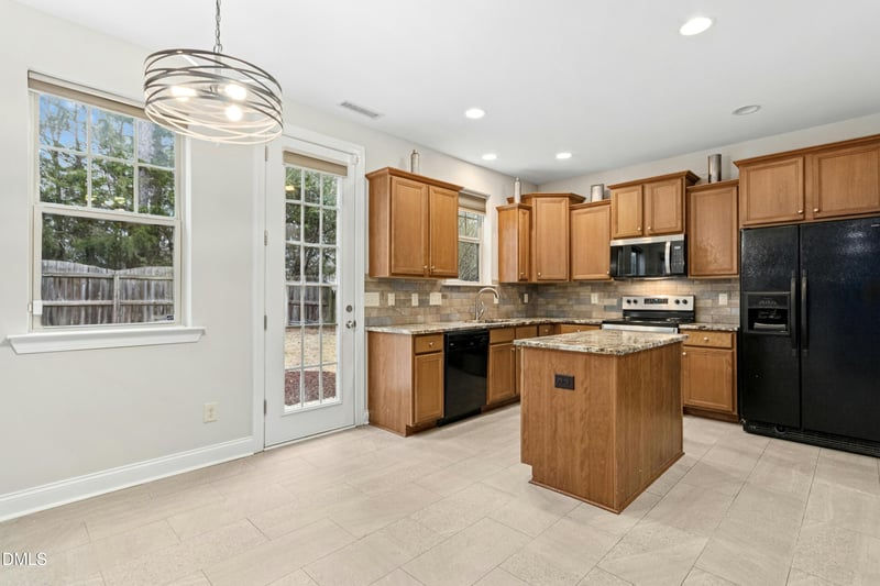 1144 Shasta Daisy Dr, Wake Forest, NC 27587