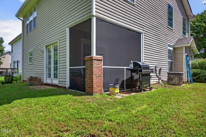 1145 Briarwood Dr, Mebane, NC 27302