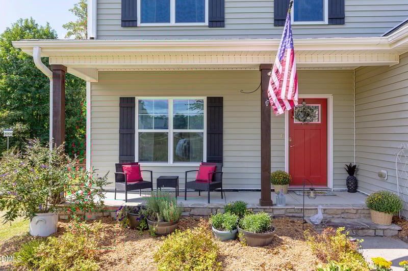 1146 Country Club Ln, Zebulon, NC 27597