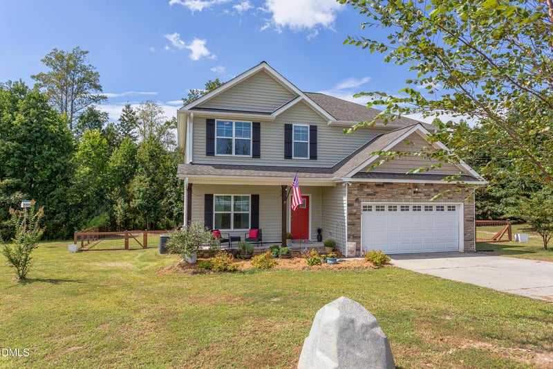 1146 Country Club Ln, Zebulon, NC 27597
