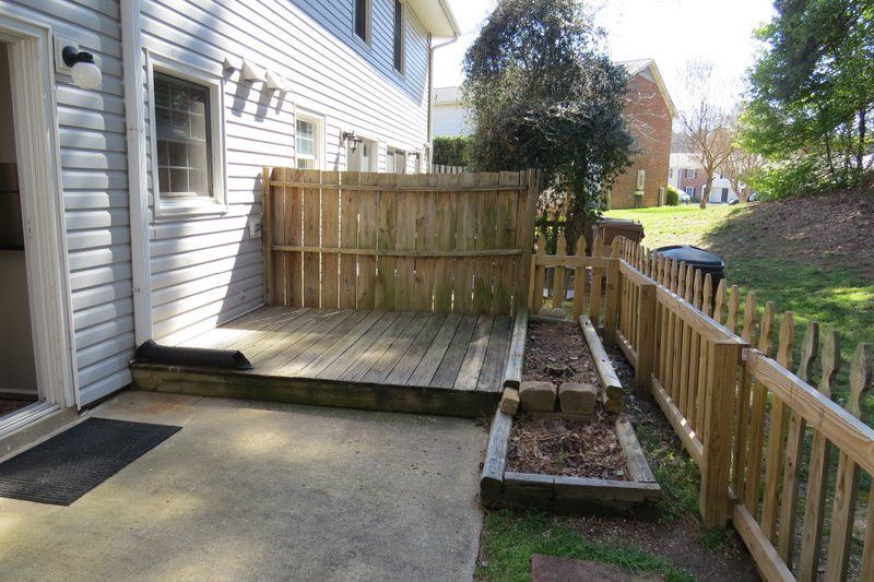 1146 Nottingham Cir, Cary, NC 27511