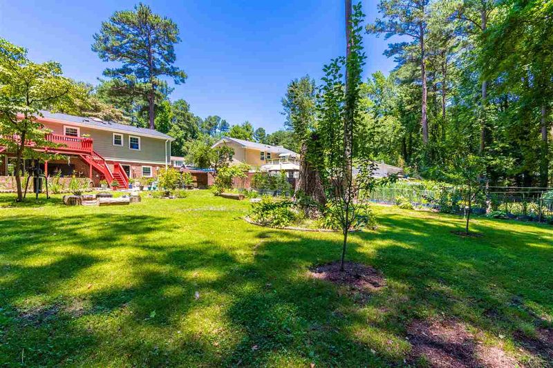 1147 Sturdivant Dr, Cary, NC 27511