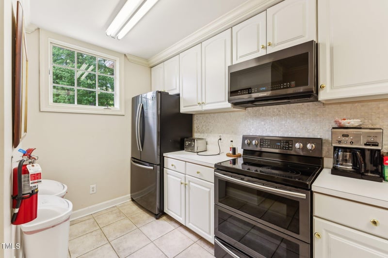 11475 Club Dr, Chapel Hill, NC 27517