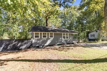 1148 Acorn St, Fayetteville, NC 28303
