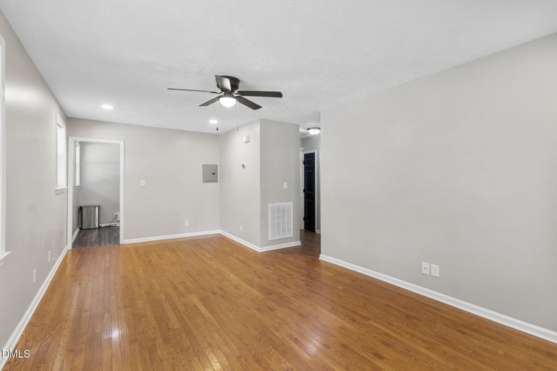 1148 Acorn St, Fayetteville, NC 28303