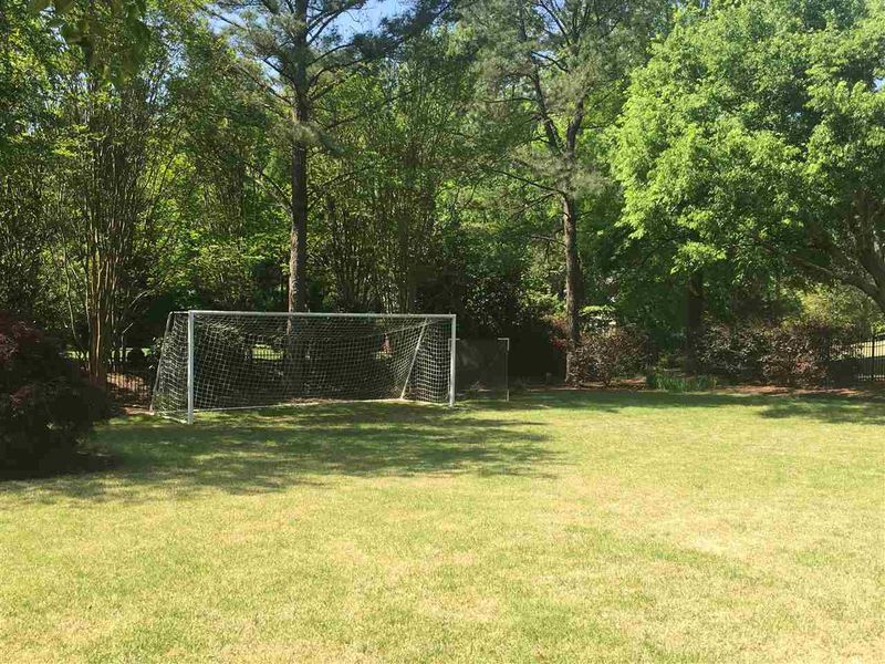 1148 Pinehurst Dr, Chapel Hill, NC 27517