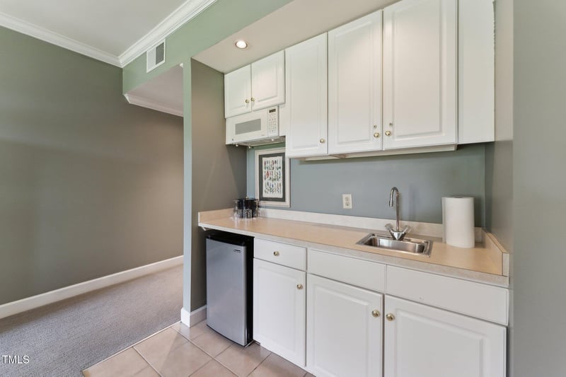 11483 Club Dr, Chapel Hill, NC 27517