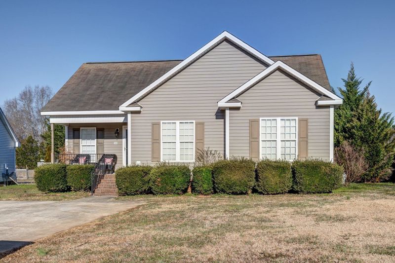 11486 Village Square Dr, Middlesex, NC 27557