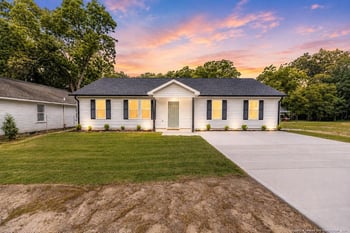 115 10th St, Sanford, NC 27330
