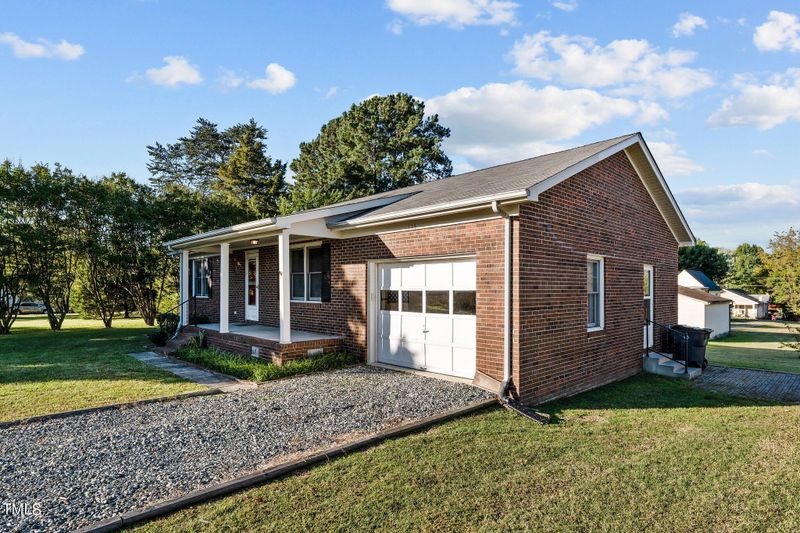 115 2nd St, Haw River, NC 27258