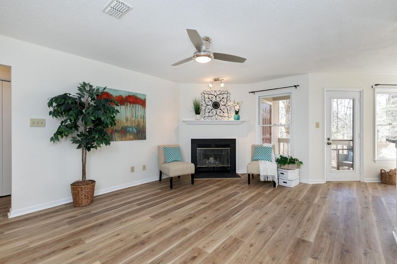 115 Abingdon Ct #1C, Cary, NC 27513