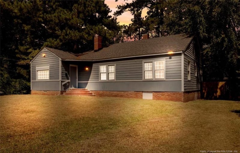 115 Brookwood Ave, Fayetteville, NC 28301
