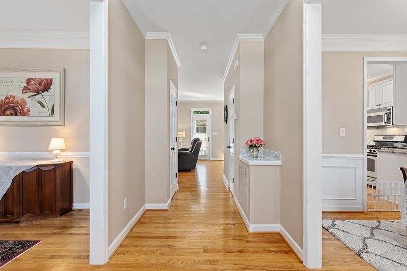 115 Chatsworth St, Cary, NC 27513
