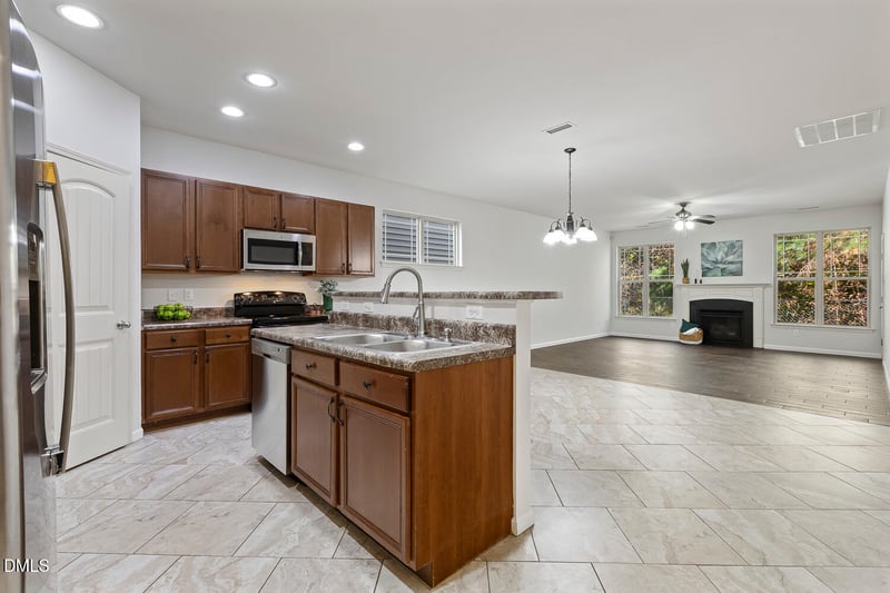 115 Cottage Dr, Clayton, NC 27527