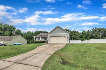 115 Creech Place Dr, Benson, NC 27504