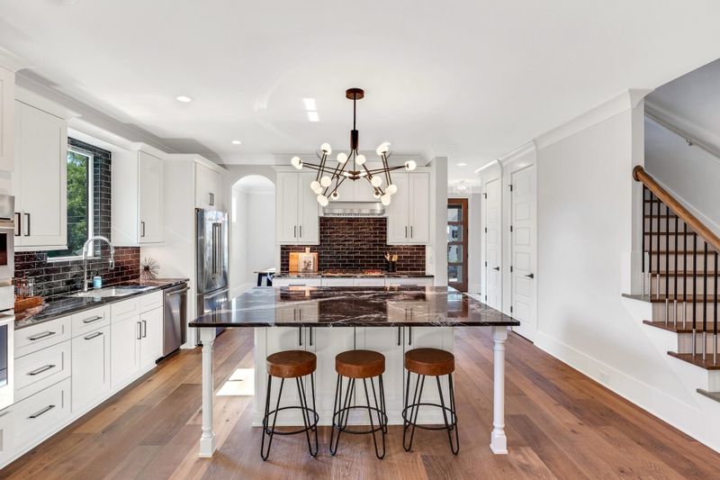 115 Crestview Rd, Raleigh, NC 27609
