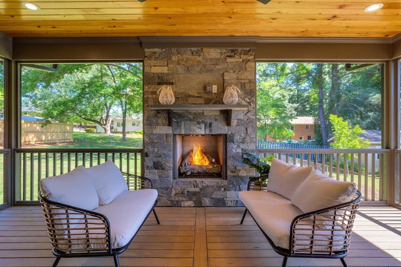 115 Crestview Rd, Raleigh, NC 27609