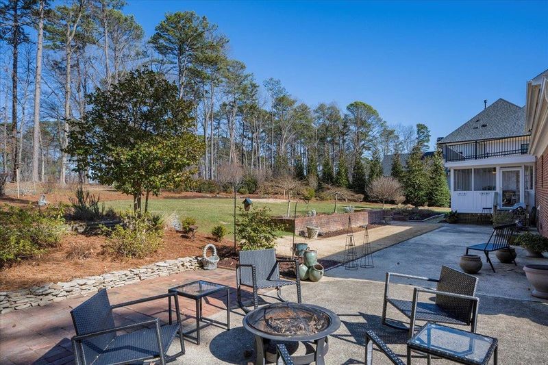 115 Dunedin Ct, Cary, NC 27511