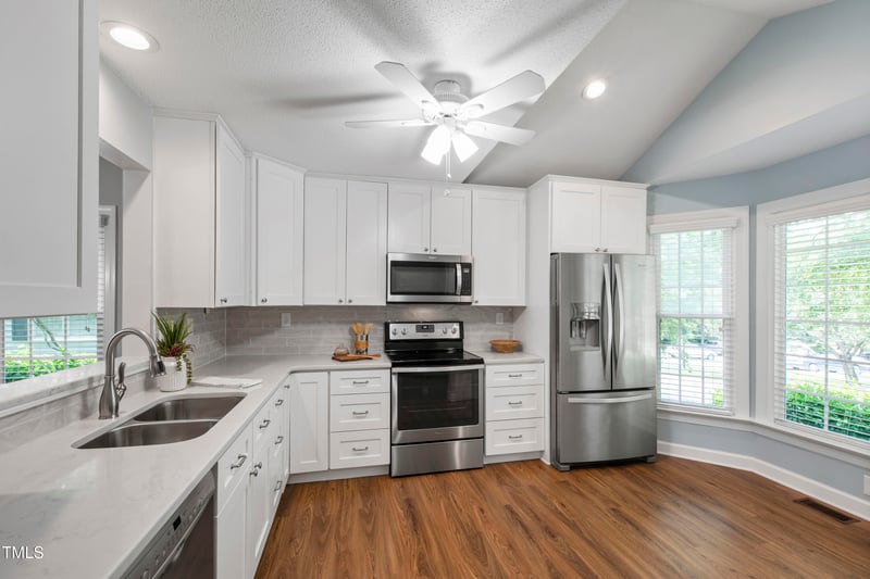 115 Heatherwood Dr, Apex, NC 27502