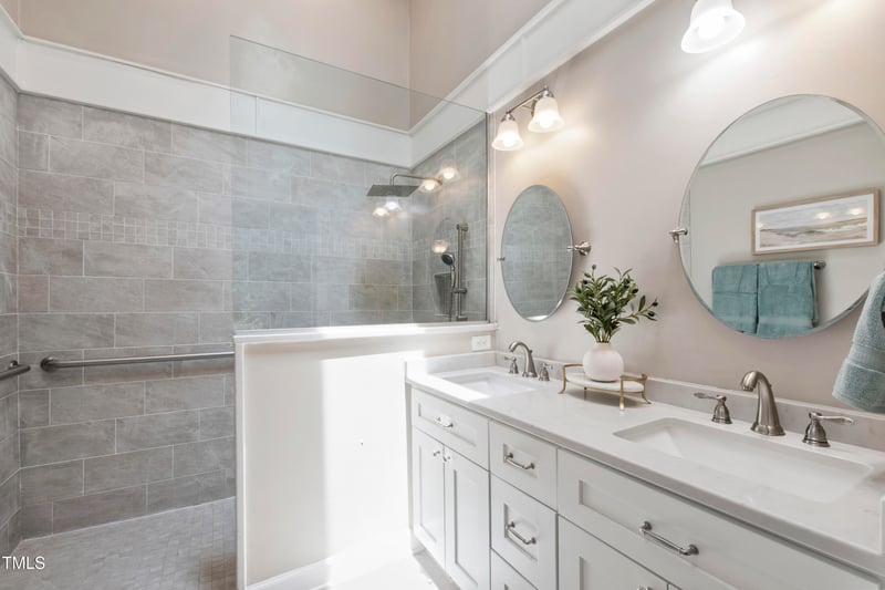 115 Heatherwood Dr, Apex, NC 27502