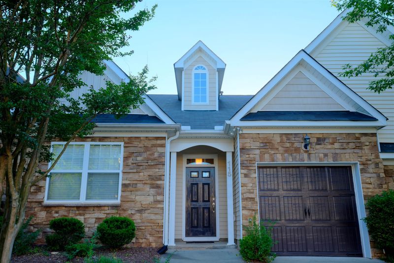 115 Honeycomb Ln, Morrisville, NC 27560