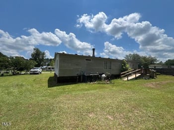 115 Howards Ln, Dunn, NC 28334
